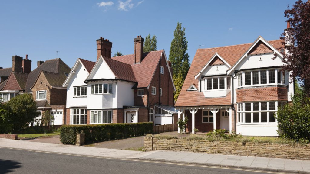 Kể từ năm 2004, lần đầu tiên giá nhà tại Anh tăng nhanh đến vậy!