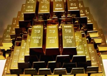 Chuyên gia nhận định về giá vàng quý II: Chạm mốc 2.000 USD?