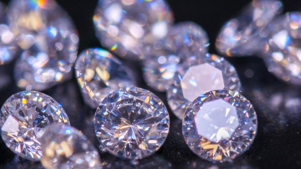 vimoney: Kim cương là gì? kim cương Moissanite là gì? Cách phân biệt