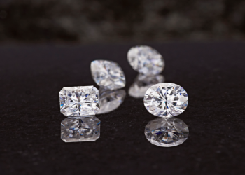 vimoney: Kim cương là gì? kim cương Moissanite là gì? Cách phân biệt