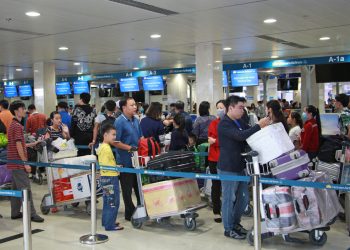 Máy bay và tàu hỏa sắp "cháy vé" trước thềm nghỉ lễ 30/4