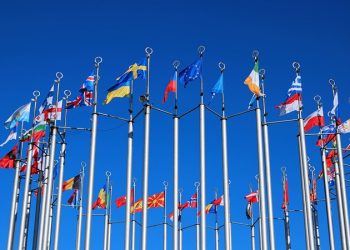 Liên minh châu Âu trục xuất gần 150 nhà ngoại giao Nga