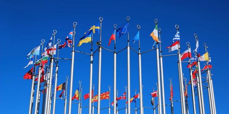 Liên minh châu Âu trục xuất gần 150 nhà ngoại giao Nga