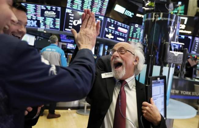 Dow Jones hồi phục 600 điểm phiên 23/5 sau chuỗi 8 tuần lao dốc