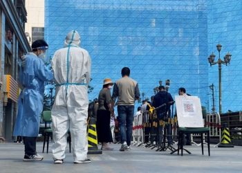 Gánh nặng nợ ảnh 1