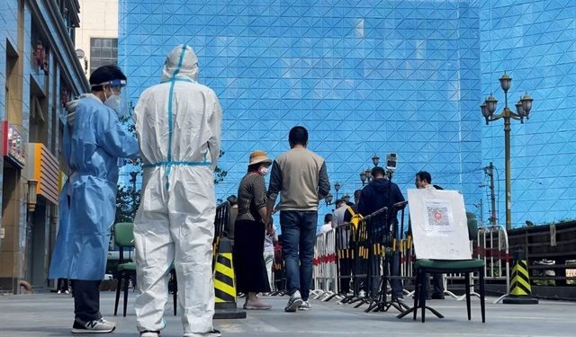 Gánh nặng nợ ảnh 1