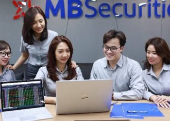 Kết quả xếp hạng tín nhiệm A- và lọt top 10 công ty tuyển dụng trong lĩnh vực tài chính được yêu thích nhất Việt Nam