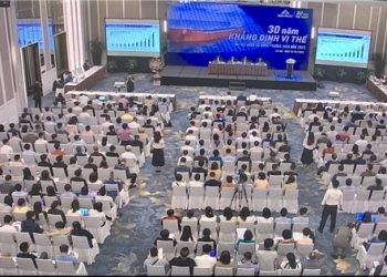 Mâu thuẫn giữa lãnh đạo và cổ đông thua lỗ vì 'ôm' cổ phiếu Hòa Phát