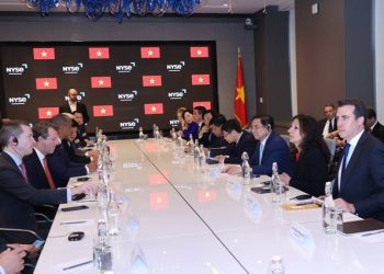 Thủ tướng Phạm Minh Chính tham quan, làm việc tại sàn giao dịch chứng khoán lớn nhất thế giới tại New York - Ảnh 1.