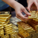 Tại sao giá vàng trong nước đắt hơn thế giới 19 triệu đồng?