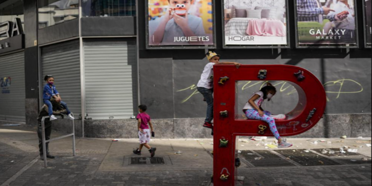 Mỹ “xuống thang” với Venezuela vì dầu mỏ