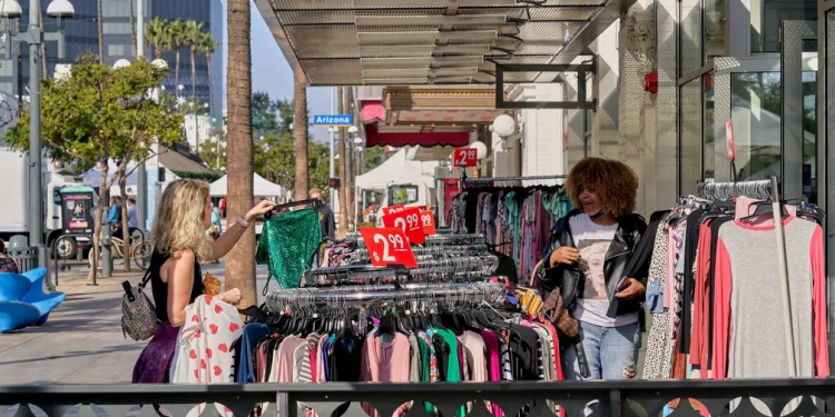 Tăng trưởng toàn cầu chậm nhịp nhưng không có nghĩa là suy thoái