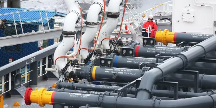 Bế tắc vì không tìm được tiếng nói chung, EU nhượng bộ gói trừng phạt với Nga