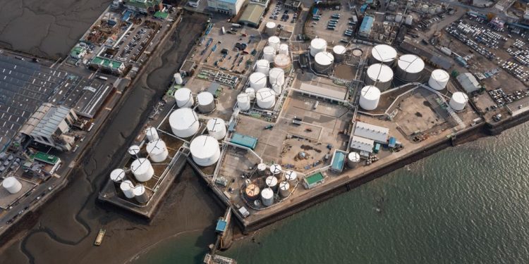 Giá dầu phục hồi khi tình bình dịch bệnh Covid-19 tại Trung Quốc hạ nhiệt