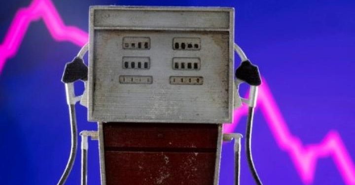 Giá dầu tăng sau khi EU cấm nhập khẩu phần lớn dầu từ Nga