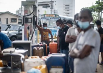 Sri Lanka rơi vào tình trạng vỡ nợ và lạm phát có thể tăng lên 40%