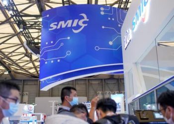 Hơn 2/3 nhân viên gã khổng lồ chip SMIC ăn ngủ tại nhà máy để vừa chống dịch vừa sản xuất