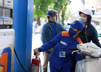 Giá xăng ngày 13/3 tăng cao nhất gần 500 đồng/lít