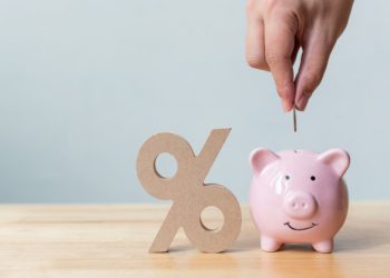 Đồng loạt giảm lãi suất tiết kiệm tại các ngân hàng