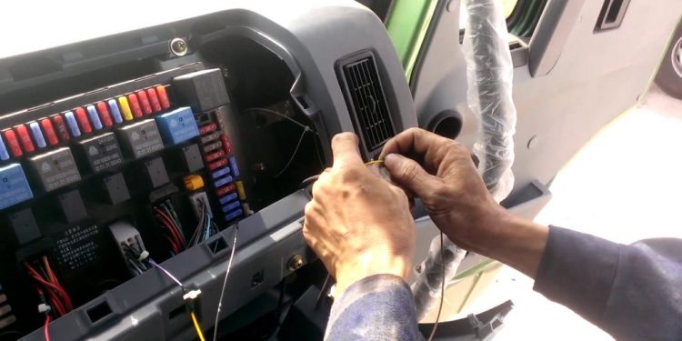 Từ tháng 7/2022, ô tô sản xuất ở châu Âu được trang bị hộp đen