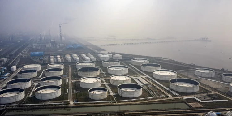 Trung Quốc bổ sung dầu Nga vào kho dự trữ chiến lược, tăng cường hợp tác năng lượng?