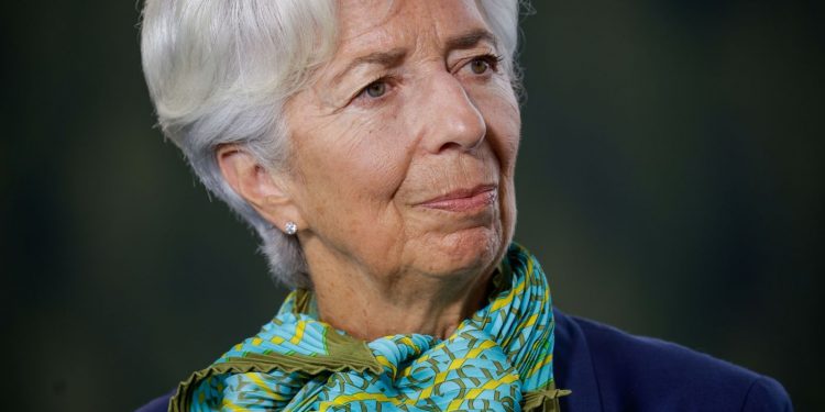 ECB bắt đầu nâng lãi suất từ tháng 7, có thể nâng 50 điểm cơ bản vào tháng 9