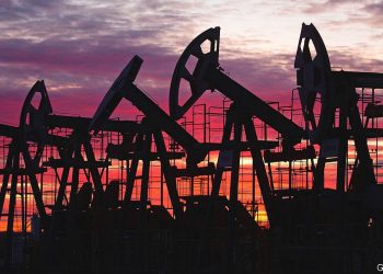 ViMoney: Tại sao giá dầu lại tăng đột biến?