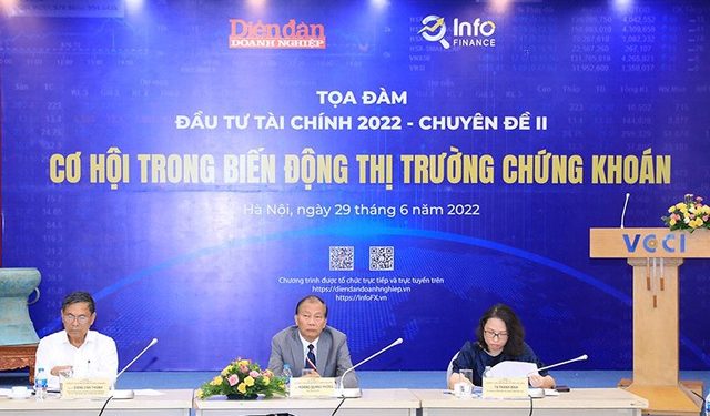 Phó Chủ tịch VCCI: Thị trường chứng khoán Việt Nam đang trong giai đoạn vàng để phát huy vai trò kênh dẫn vốn - Ảnh 1.
