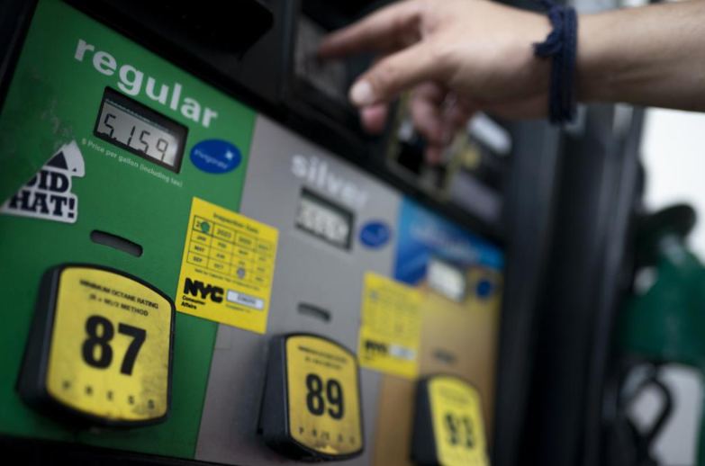 Giá nhiên liệu làm khó người dân Mỹ