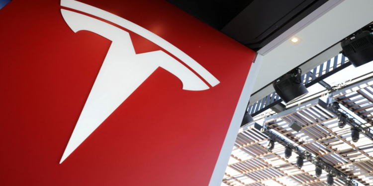 Tesla gặp “vận hạn”