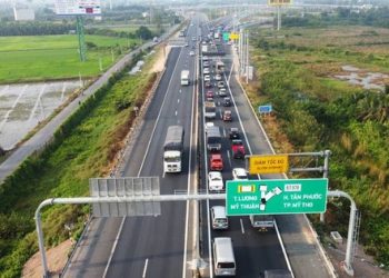 ước LNST 6 tháng tăng 17%, chuẩn bị chào bán cổ phiếu huy động 2.000 tỷ cho nhiều dự án giao thông