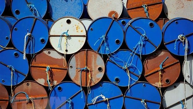 Trung Quốc, Ấn Độ "tranh thủ" mua dầu Nga khi giá giảm