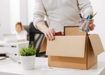 Lý do Shopee, iPrice ồ ạt sa thải nhân viên