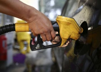 Tại sao khó nhập xăng giá rẻ của Malaysia?