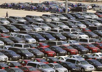 Hải quan phải báo cáo số liệu xe nhập khẩu biếu tặng trong 10 năm