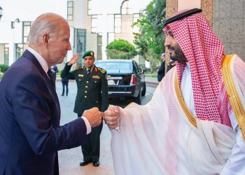 Sản lượng dầu sẽ tăng “trong vài tuần tới”? Mục tiêu của ông Biden, Saudi Arabia dội gáo nước lạnh