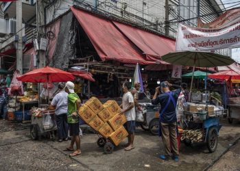 Áp lực đè nặng lên các NHTW châu Á chưa tăng lãi suất