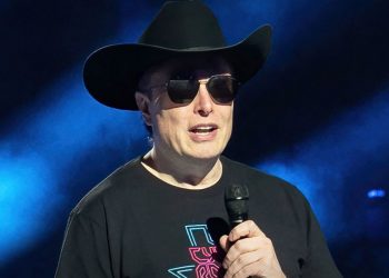 Elon Musk cảnh báo Mỹ và EU về vấn đề độc lập năng lượng