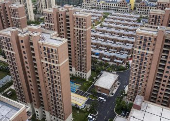 Khủng hoảng leo thang, Trung Quốc chỉ thị các ngân hàng tài trợ cho các dự án nhà ở