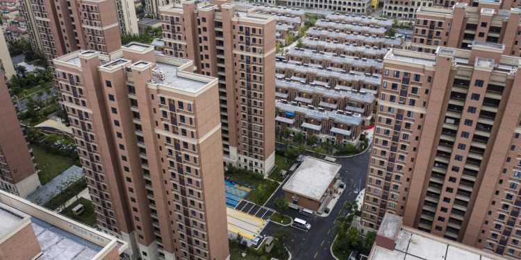 Khủng hoảng leo thang, Trung Quốc chỉ thị các ngân hàng tài trợ cho các dự án nhà ở
