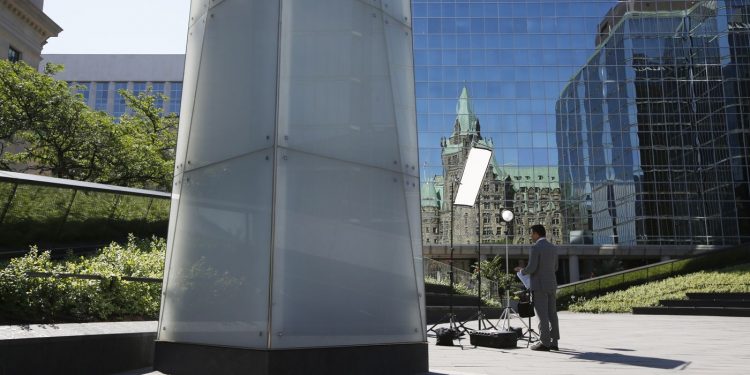 NHTW toàn cầu gấp rút nâng lãi suất để dập tắt “ngọn lửa” lạm phát