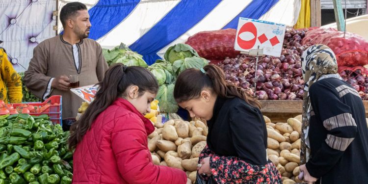 Thị trường mới nổi và dòng vốn chảy ra kéo dài lâu trong lịch sử