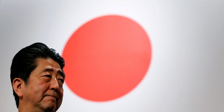 Cựu thủ tướng Nhật Shinzo Abe bị ám sát, vì sao đồng yên tăng giá?