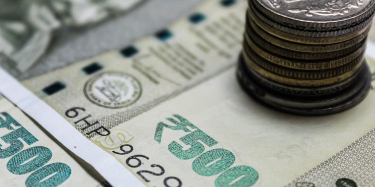 RBI chuẩn bị chi hơn 100 tỷ USD để bảo vệ đồng rupee