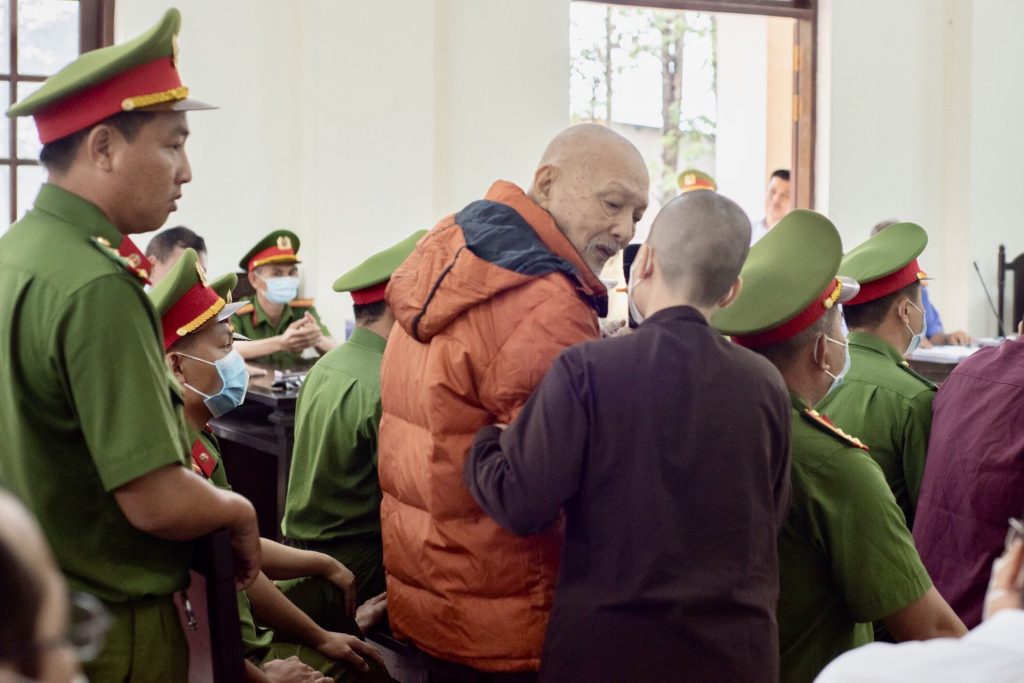 vimoney: Đi tù khi ngoài 90 tuổi, bị cáo Lê Tùng Vân có được hưởng chính sách đặc thù?