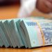 Sát ngày đáo hạn trái phiếu, một doanh nghiệp phải vay vốn lãnh đạo trả nợ