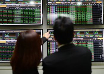 Thị trường chứng khoán tiếp đà tăng điểm trong tuần 15-19/8, khối ngoại đẩy mạnh mua ròng 525 tỷ đồng