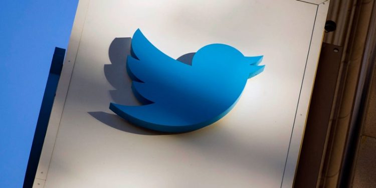 Twitter phải cung cấp cho Elon Musk nhiều dữ liệu hơn về người dùng giả mạo, phán xét các quy tắc