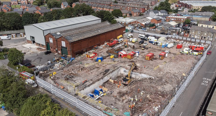 Vụ 4 người Việt nghi tử vong trong vụ hỏa hoạn ở Anh: Công bố danh tính