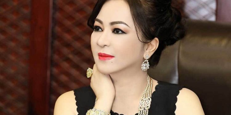 Bất ngờ lời khai của bà Nguyễn Phương Hằng về những cái tên trên “sóng” livestream